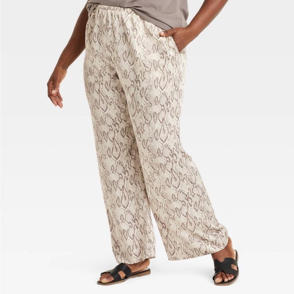 NWT Satin Wide-Leg Straight Fit Mid Rise Pull On Pants - size XS A New Day - Picture 4 of 6